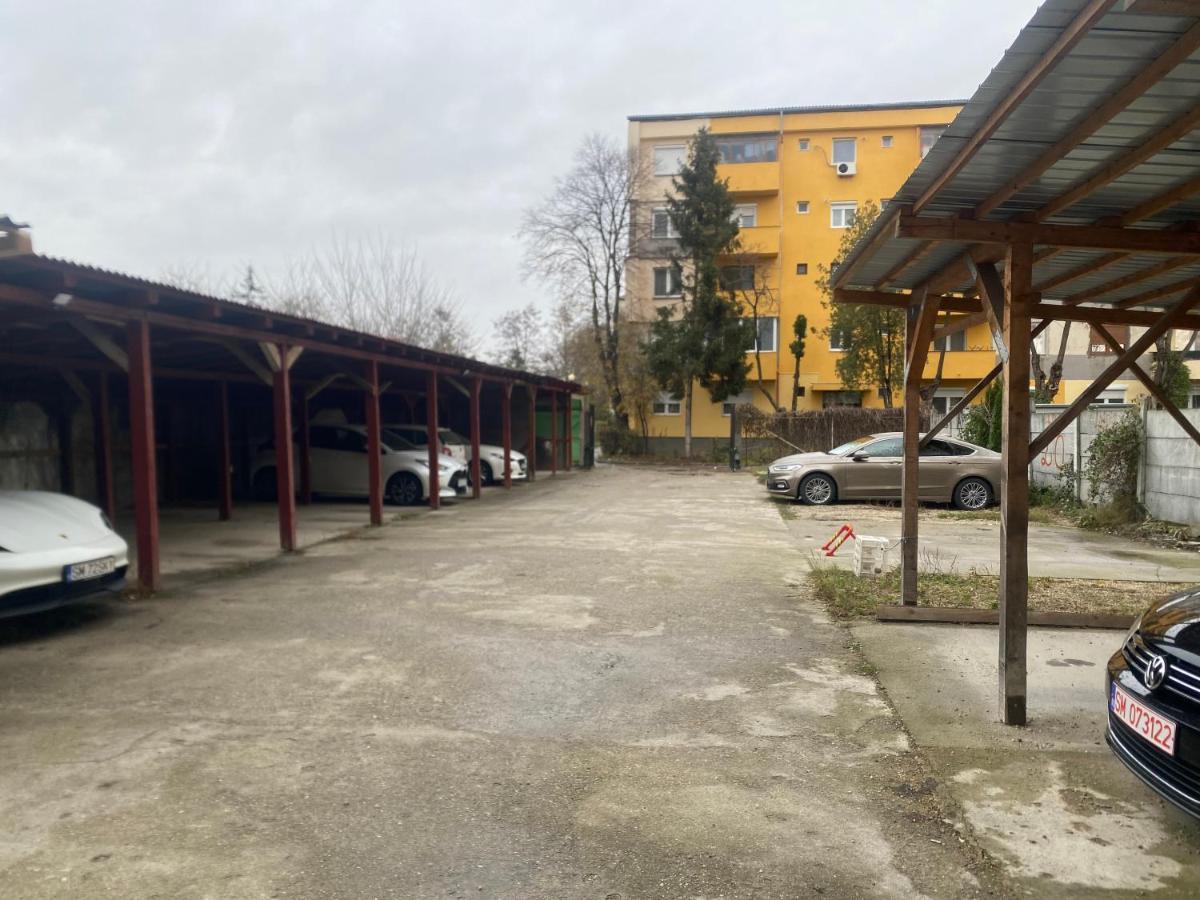 2Br Cosy Apart Satu Mare Exterior photo